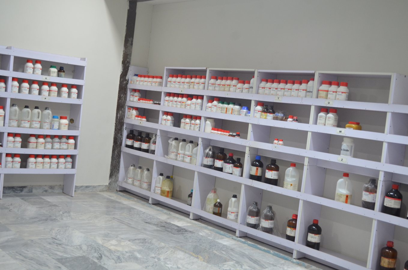 Pharmacy laboratory shelves